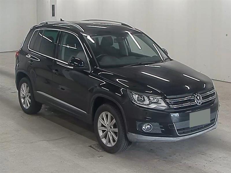 car_large_TIGUAN-039450-73010-AC-A (1)